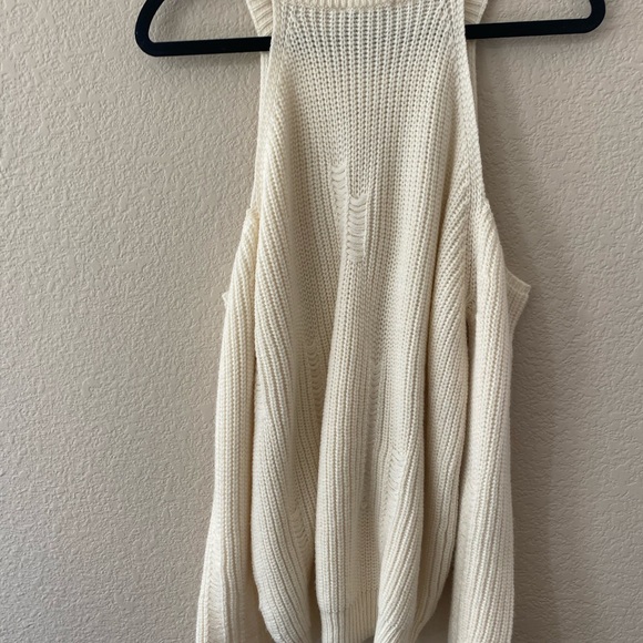 White sweater - Picture 4 of 4